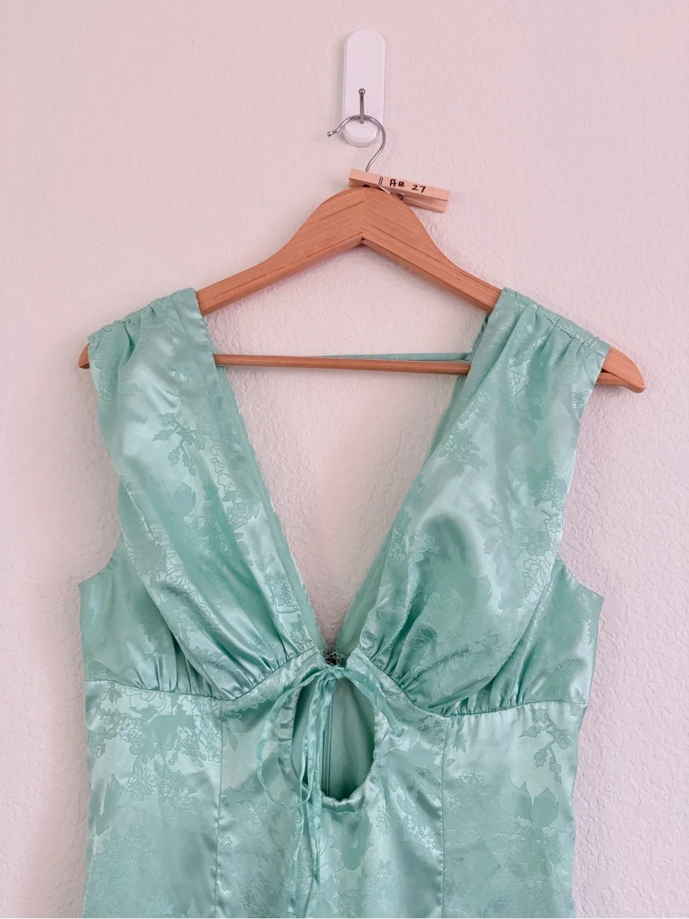 Anthropologie Mint green Satin Maxi Dress with Keyhole front size small - Picture 6 of 15